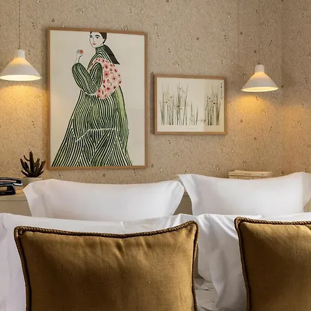 Le Petit Oberkampf & 4* Paris