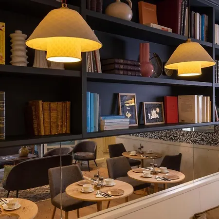 Le Petit Oberkampf & 4* Paris