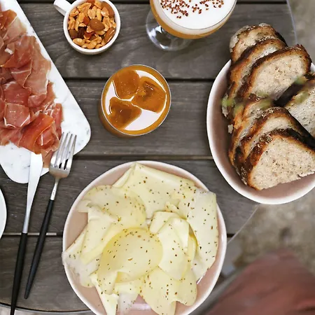 Le Petit Oberkampf & 4*