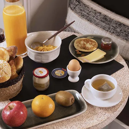 호텔 Le Petit Oberkampf & 4*