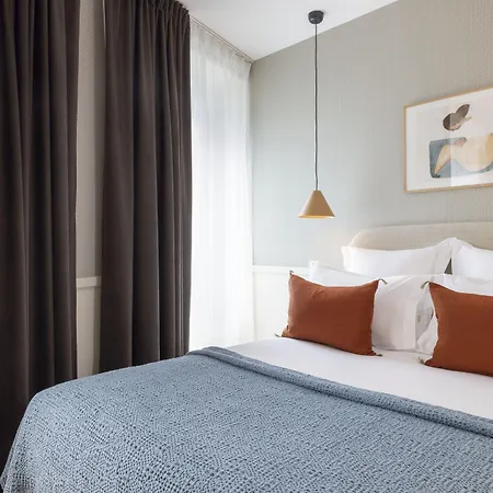 Le Petit Oberkampf & Hotell Paris