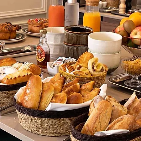 Le Petit Oberkampf & Hotel 4*