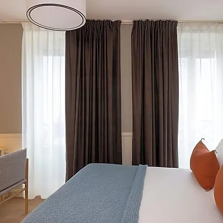 Le Petit Oberkampf & 4* París
