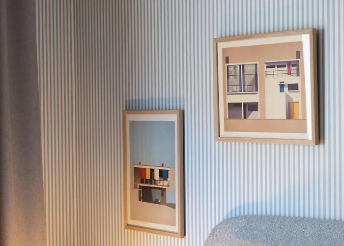 Le Petit Oberkampf & 4* Parigi