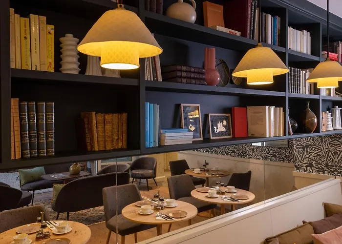 Le Petit Oberkampf & 4* Parigi