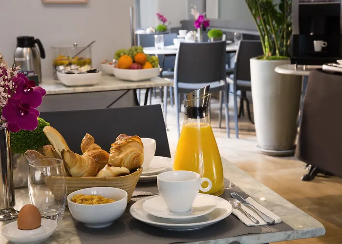 Le Petit Oberkampf & 4* Parigi