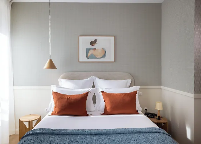 Le Petit Oberkampf & Hotel 4*