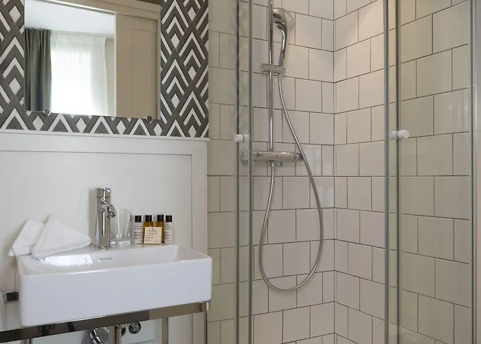 Le Petit Oberkampf & Hotel París