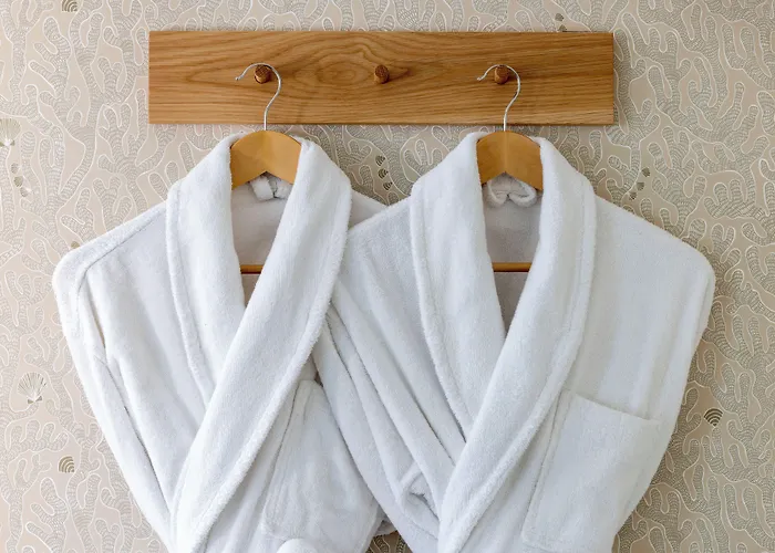 Le Petit Oberkampf & Hotel 4*