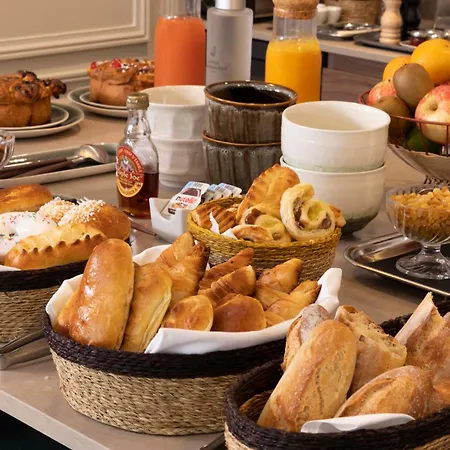 Le Petit Oberkampf & 4* Paris