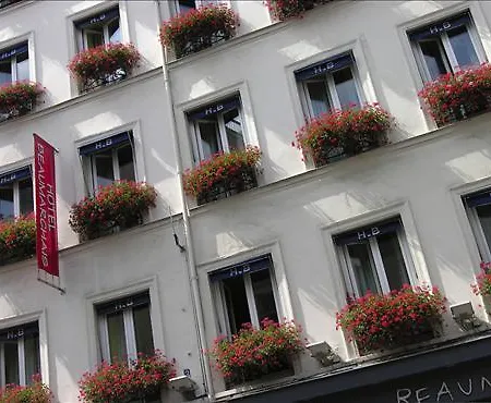 Le Petit Oberkampf & Hotell 4*